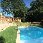 Le Pujol Πανσιόν