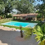 Le Pujol Πανσιόν