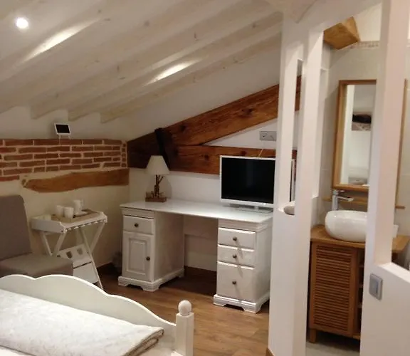 Le Pujol בית הארחה Sainte-Foy-dʼAigrefeuille