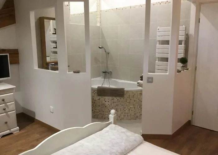 Le Pujol בית הארחה 3*